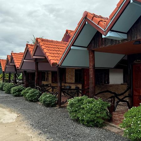 Busby Resort Ta Phya Exterior foto