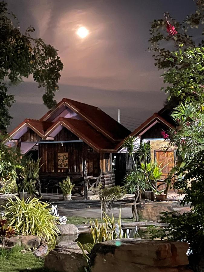 Busby Resort Ta Phya Exterior foto