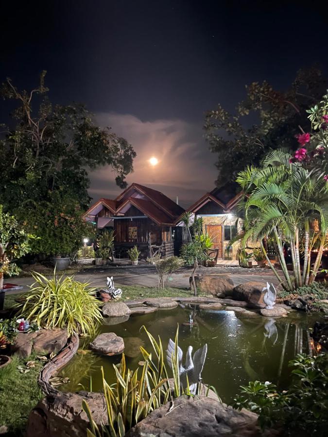 Busby Resort Ta Phya Exterior foto