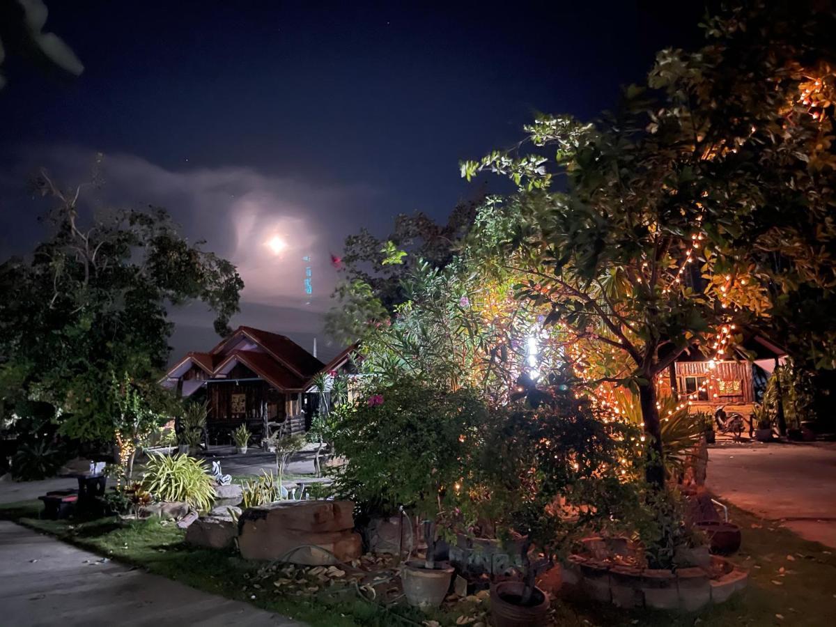 Busby Resort Ta Phya Exterior foto
