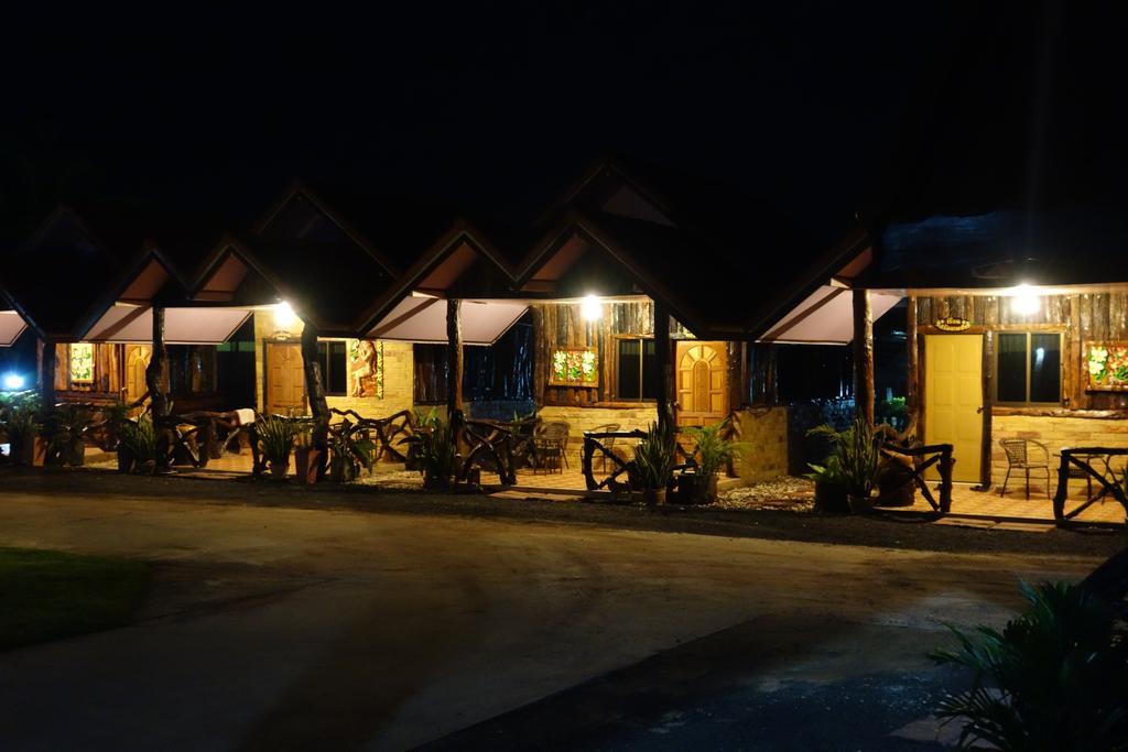 Busby Resort Ta Phya Exterior foto