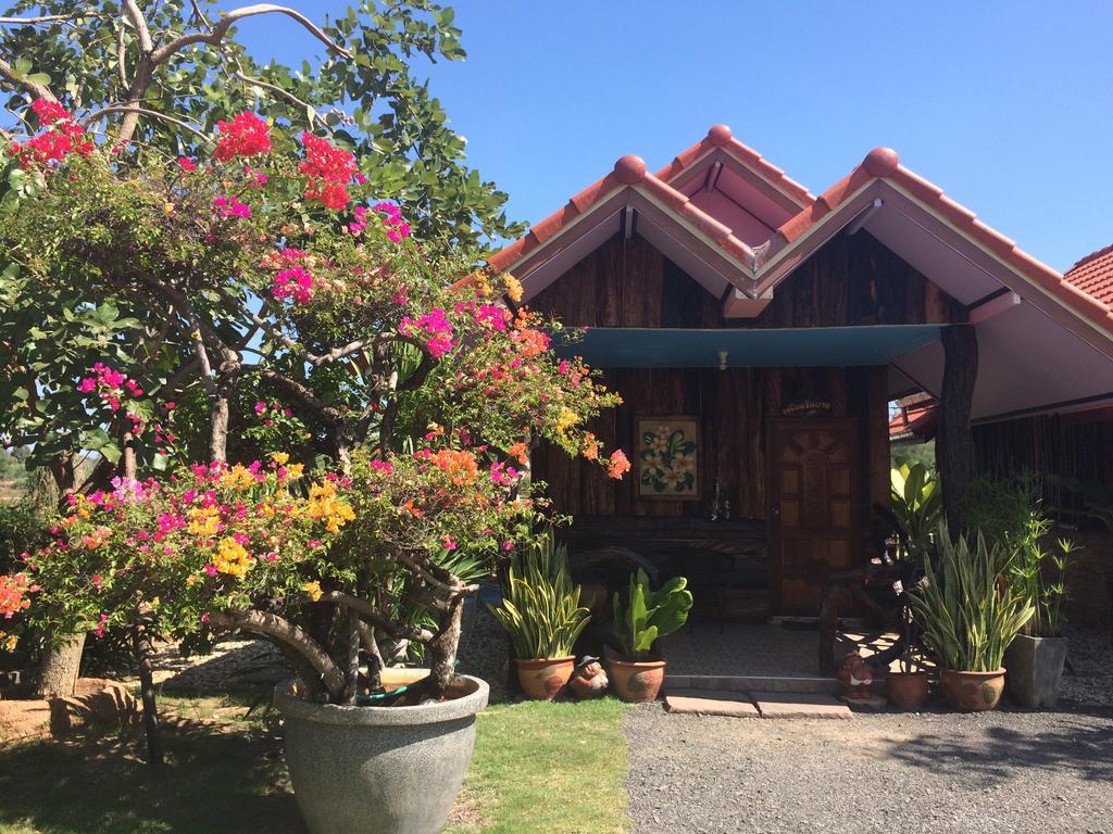 Busby Resort Ta Phya Exterior foto