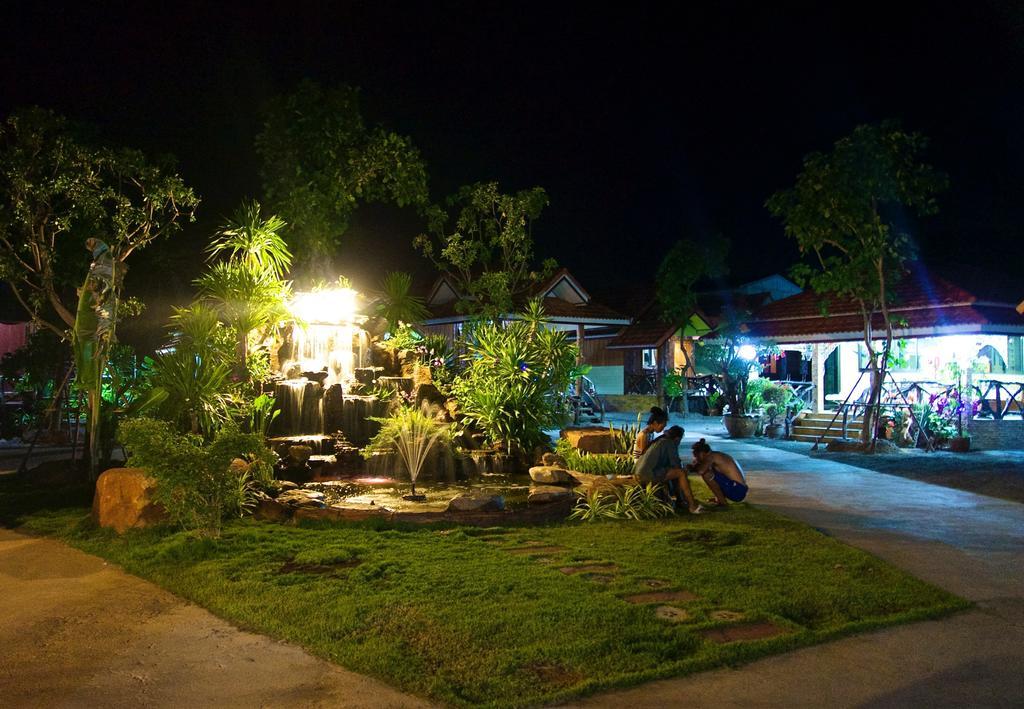 Busby Resort Ta Phya Exterior foto